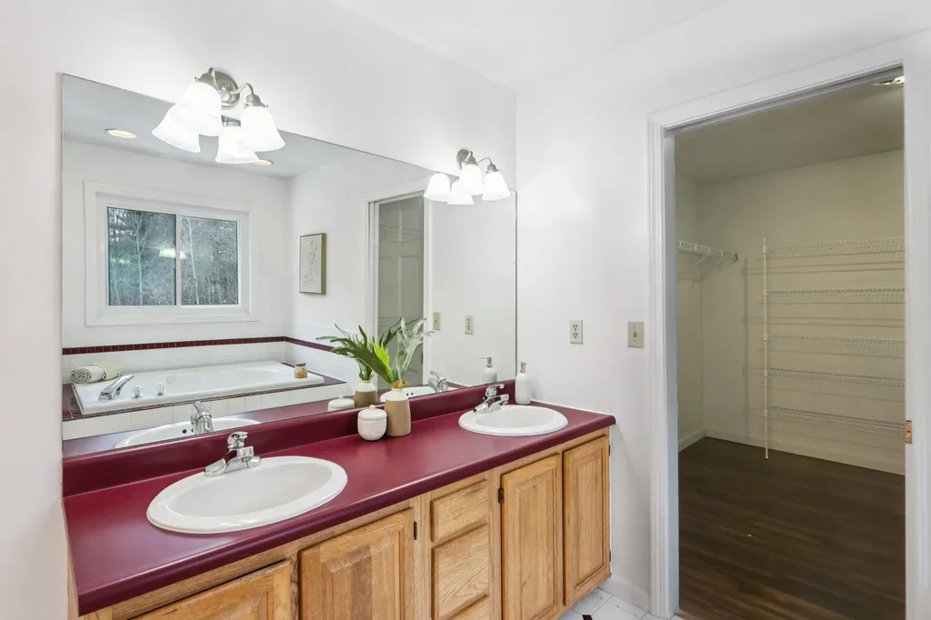 3 Highlander Drive North Hampton NH 03862