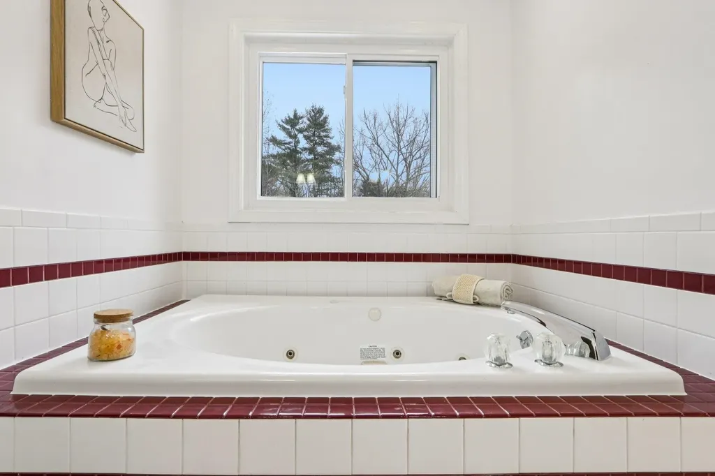 3 Highlander Drive North Hampton NH 03862