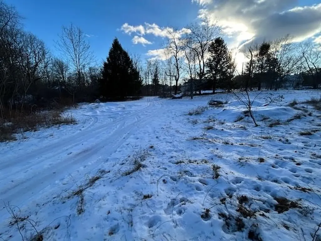 182 Drinkwater Road Kensington NH 03833