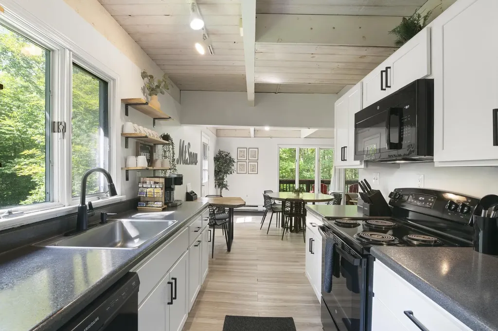 6 Timberview Road Dover VT 05356