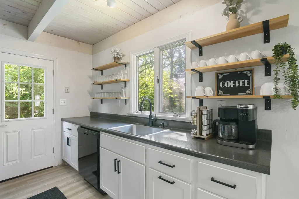 6 Timberview Road Dover VT 05356