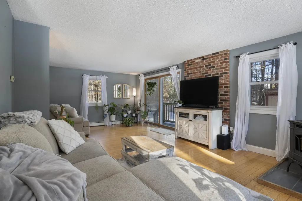 26 Barrell Run Road Fremont NH 03044