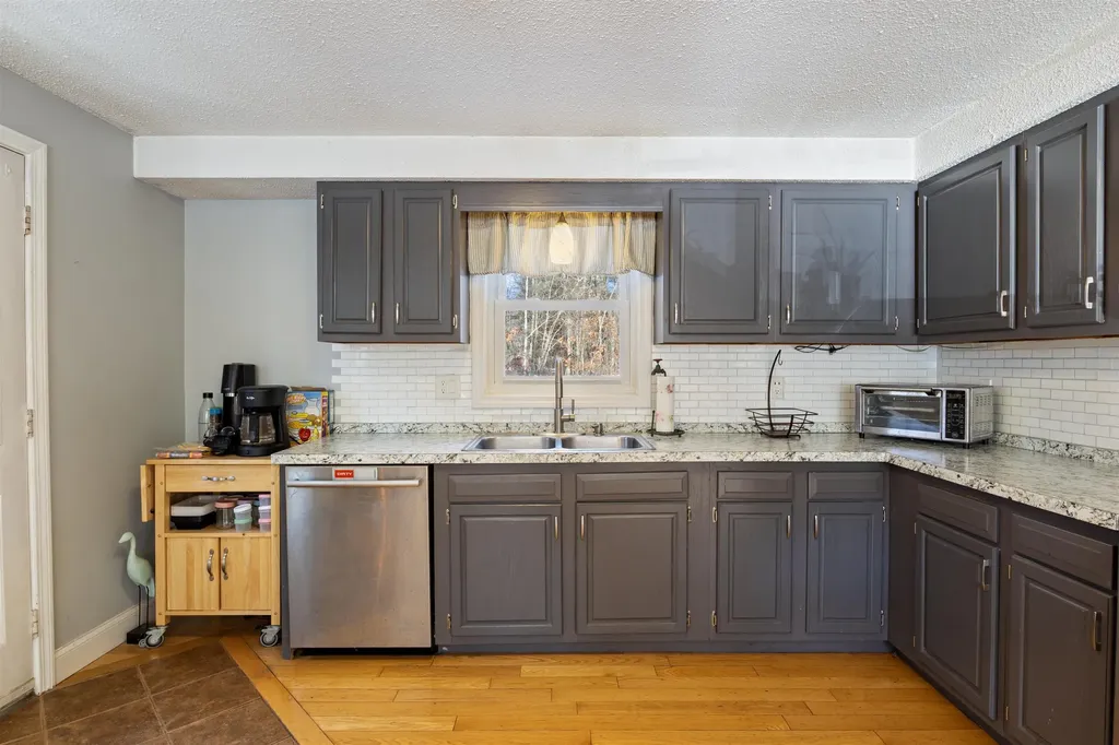 26 Barrell Run Road Fremont NH 03044