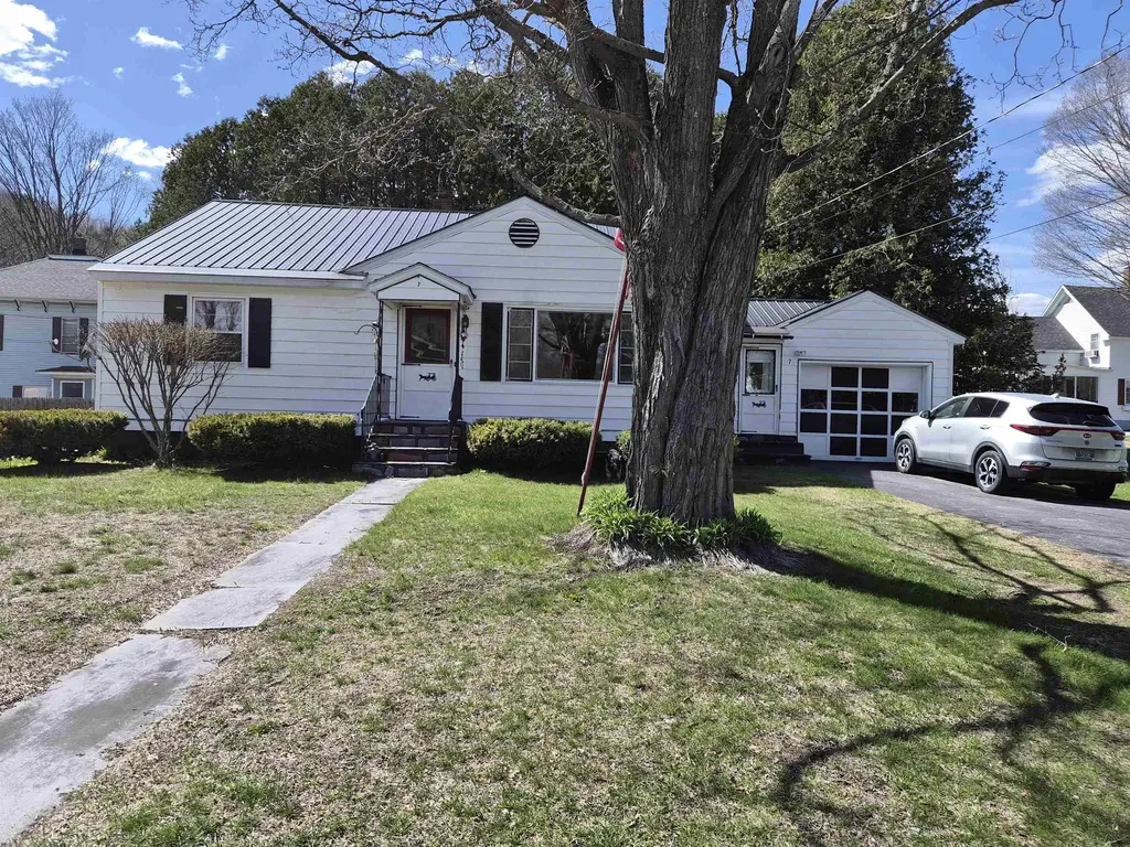 7 Grant Avenue Barre City VT 05641