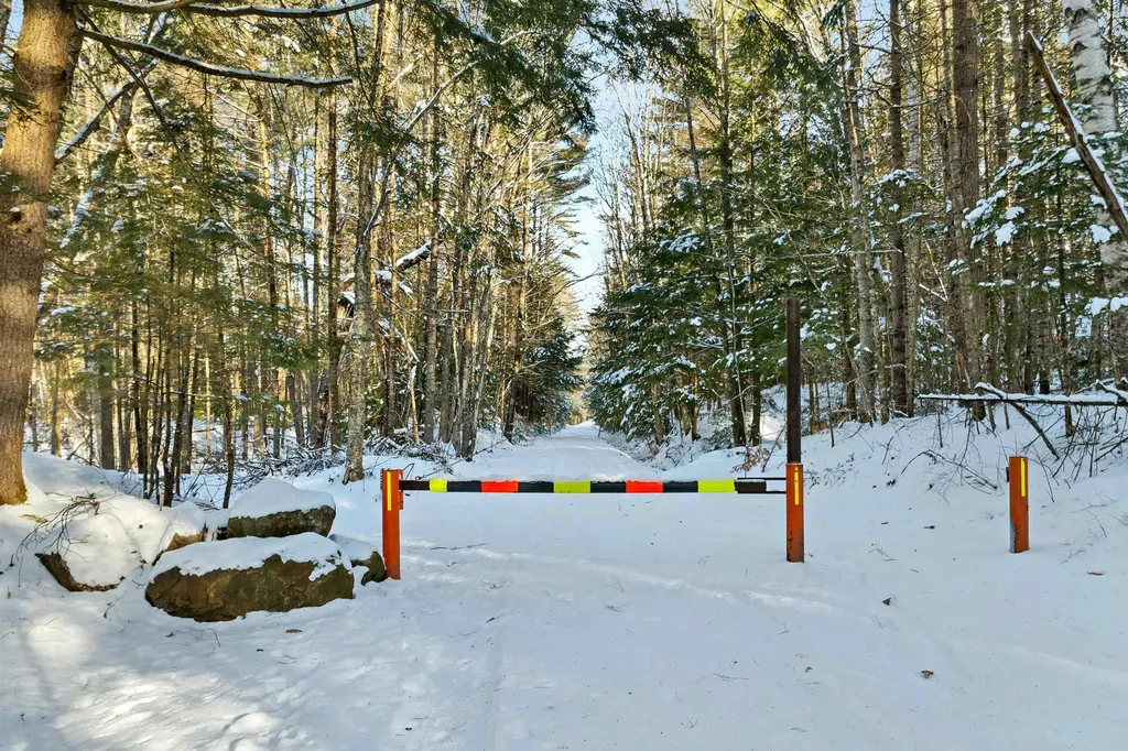Off Weeks Crossing Road Warren NH 03279