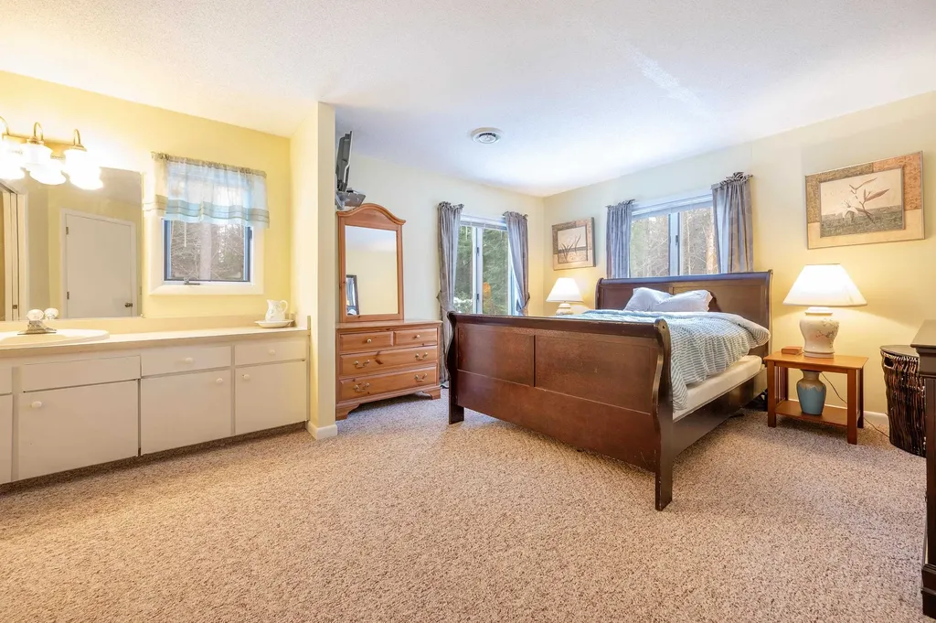 79 Clarina Nichols Lane Hartford VT 05059