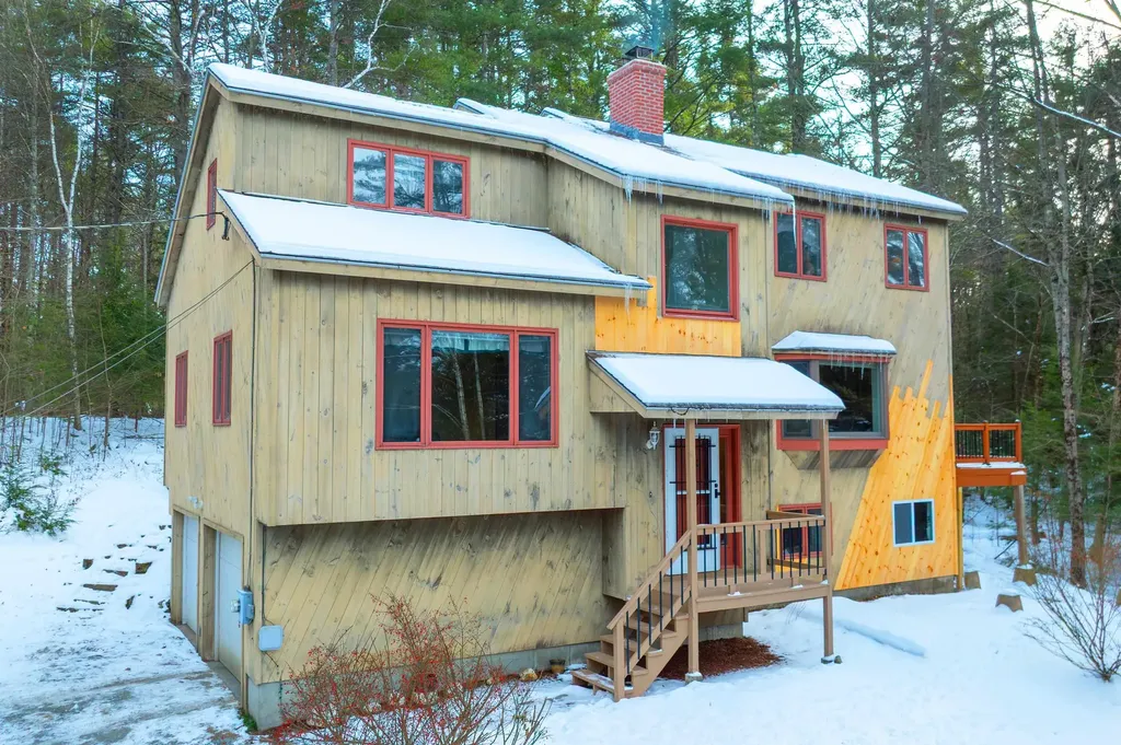 79 Clarina Nichols Lane Hartford VT 05059