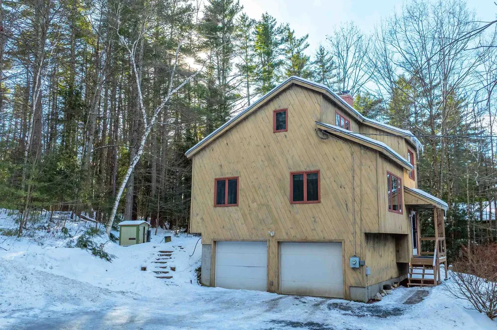 79 Clarina Nichols Lane Hartford VT 05059