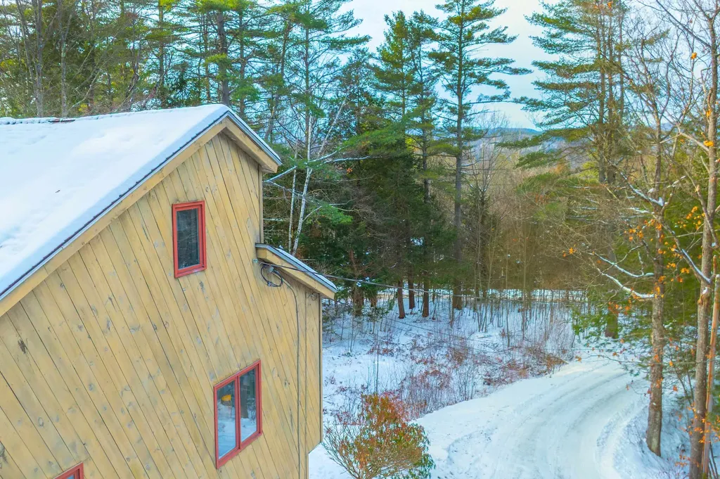 79 Clarina Nichols Lane Hartford VT 05059