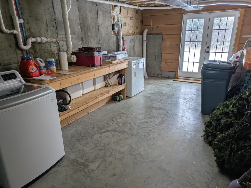 12 Melonys Way Colebrook NH 03576