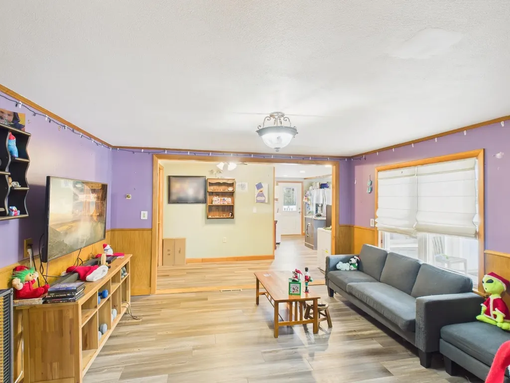 657 New Hampshire Route 12 S Fitzwilliam NH 03447