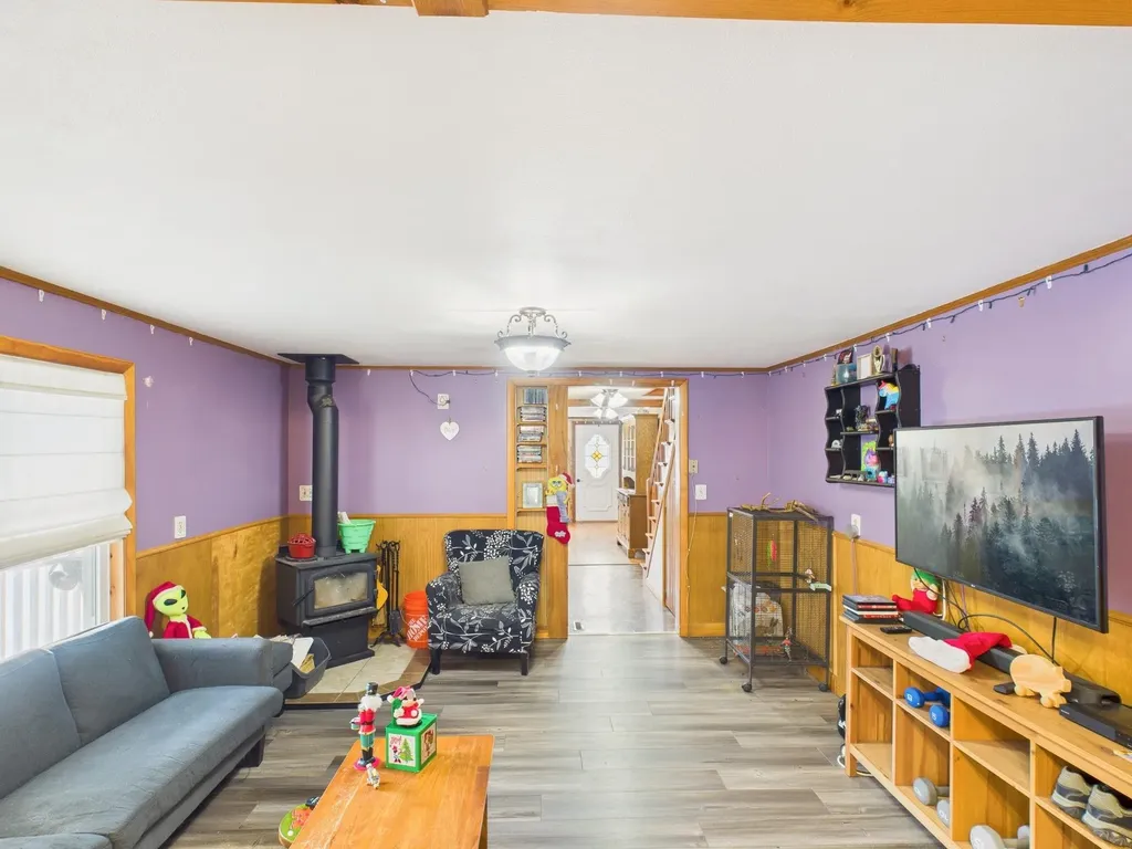 657 New Hampshire Route 12 S Fitzwilliam NH 03447