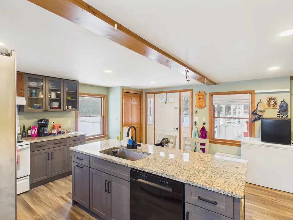 657 New Hampshire Route 12 S Fitzwilliam NH 03447