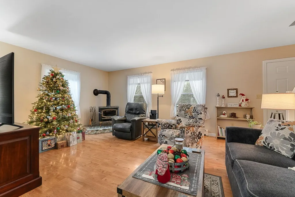 102 Bluebird Road Williamstown VT 05679