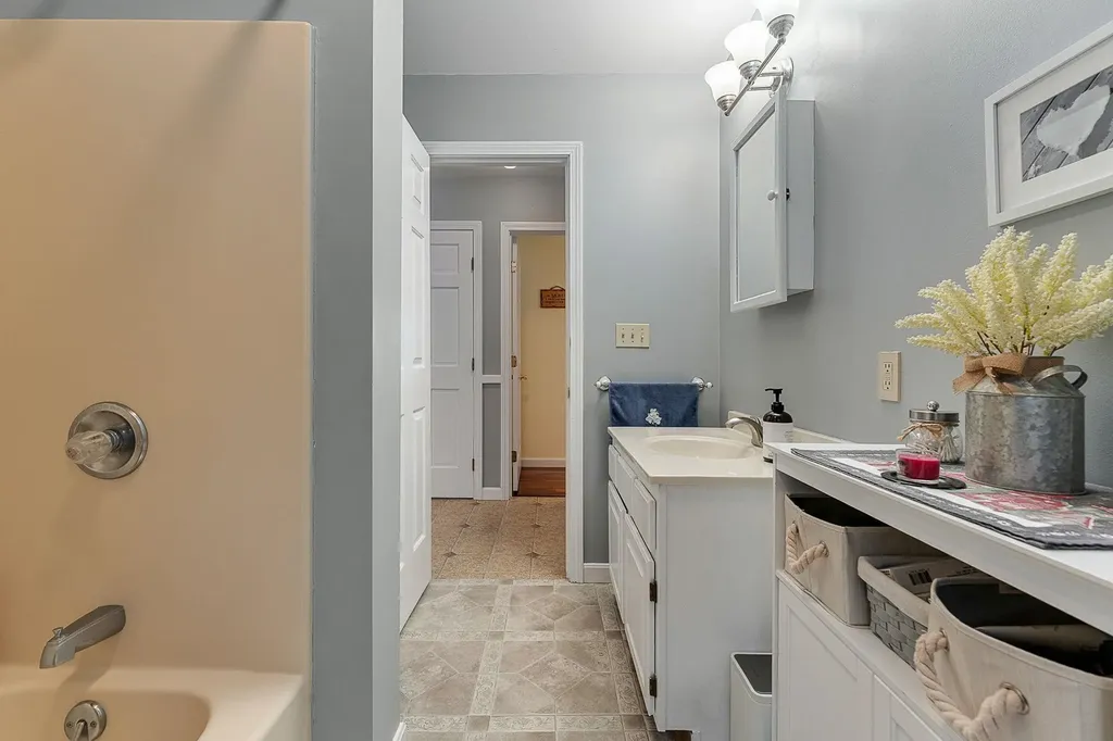 102 Bluebird Road Williamstown VT 05679