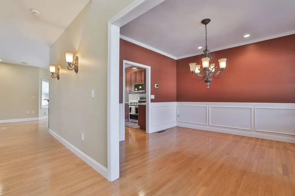 121 Cherrywood Drive Nashua NH 03062