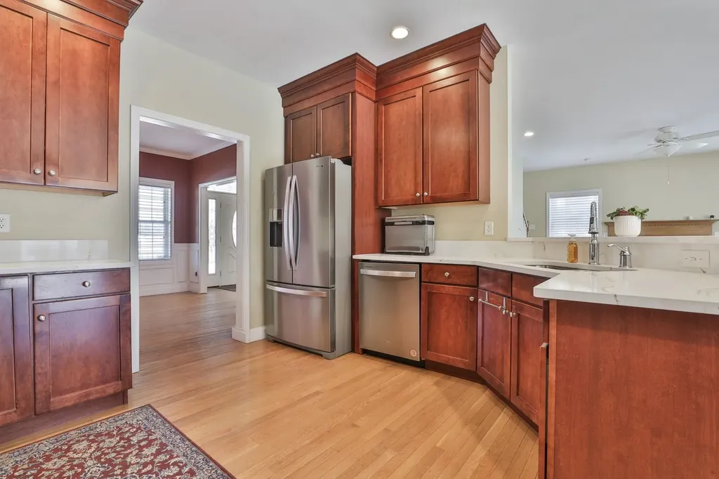 121 Cherrywood Drive Nashua NH 03062