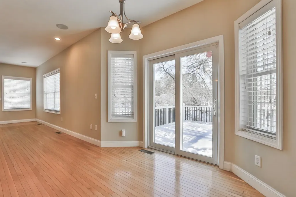 121 Cherrywood Drive Nashua NH 03062