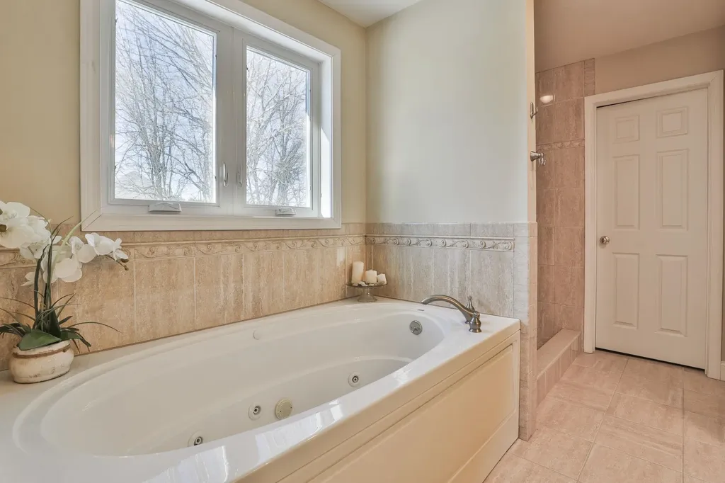 121 Cherrywood Drive Nashua NH 03062