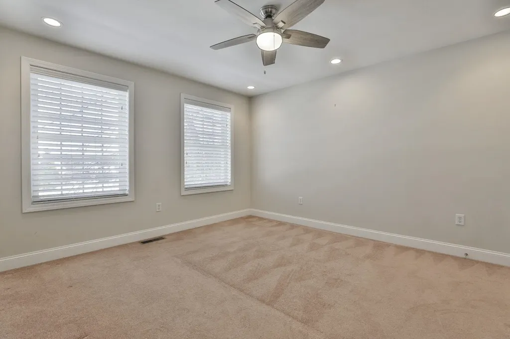 121 Cherrywood Drive Nashua NH 03062