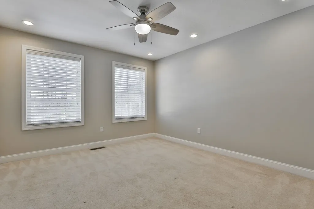 121 Cherrywood Drive Nashua NH 03062