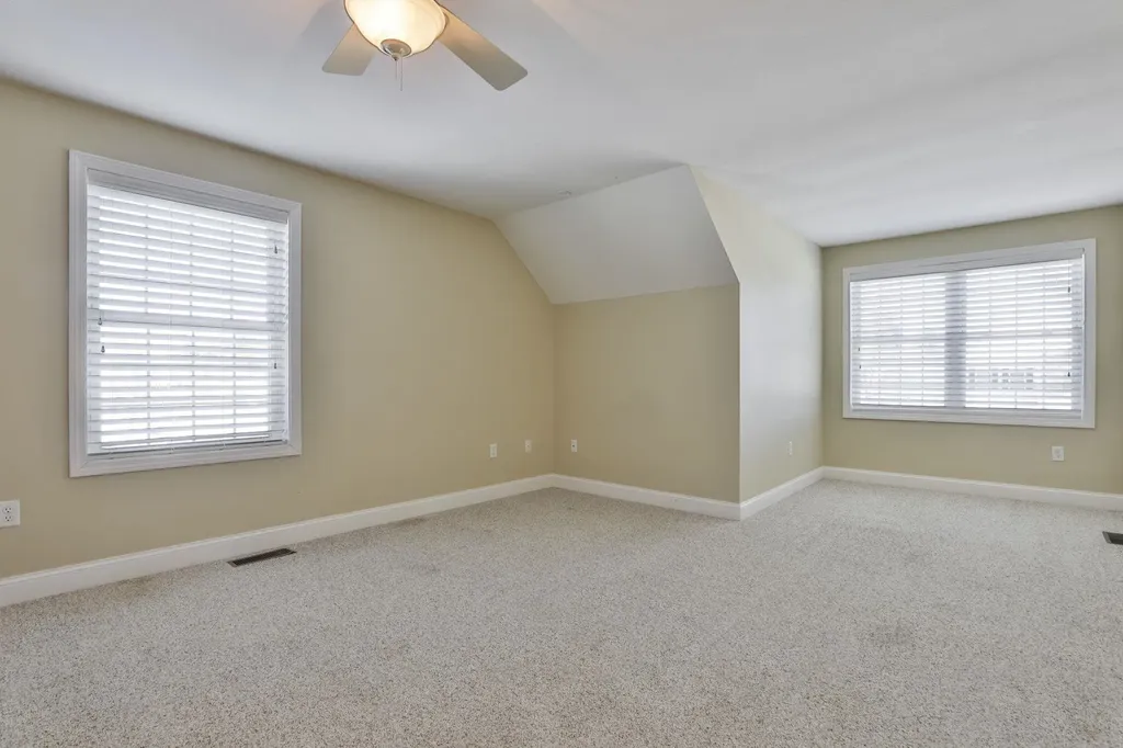 121 Cherrywood Drive Nashua NH 03062