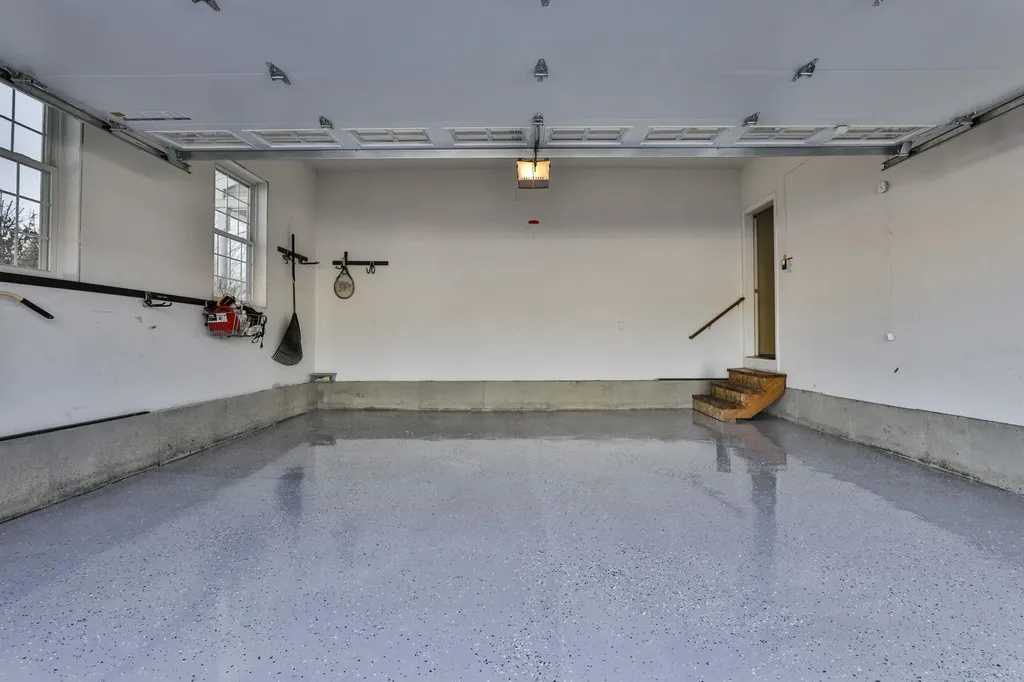 121 Cherrywood Drive Nashua NH 03062