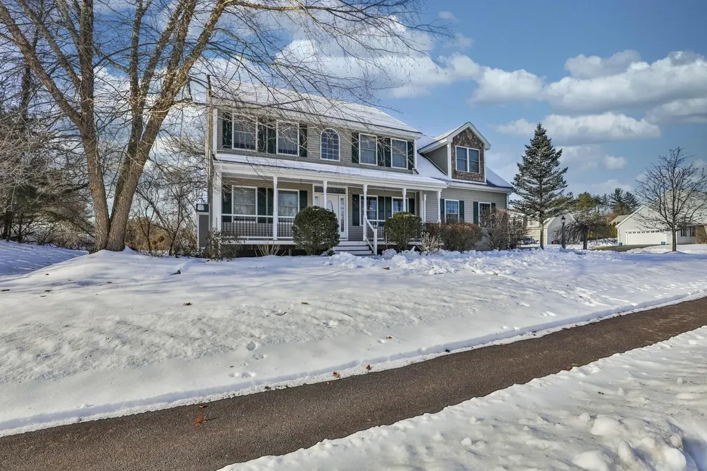 121 Cherrywood Drive Nashua NH 03062