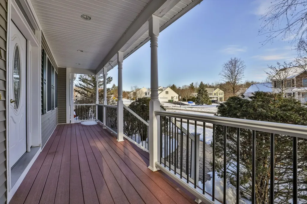 121 Cherrywood Drive Nashua NH 03062