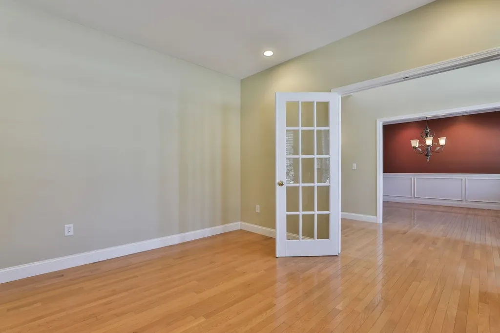 121 Cherrywood Drive Nashua NH 03062