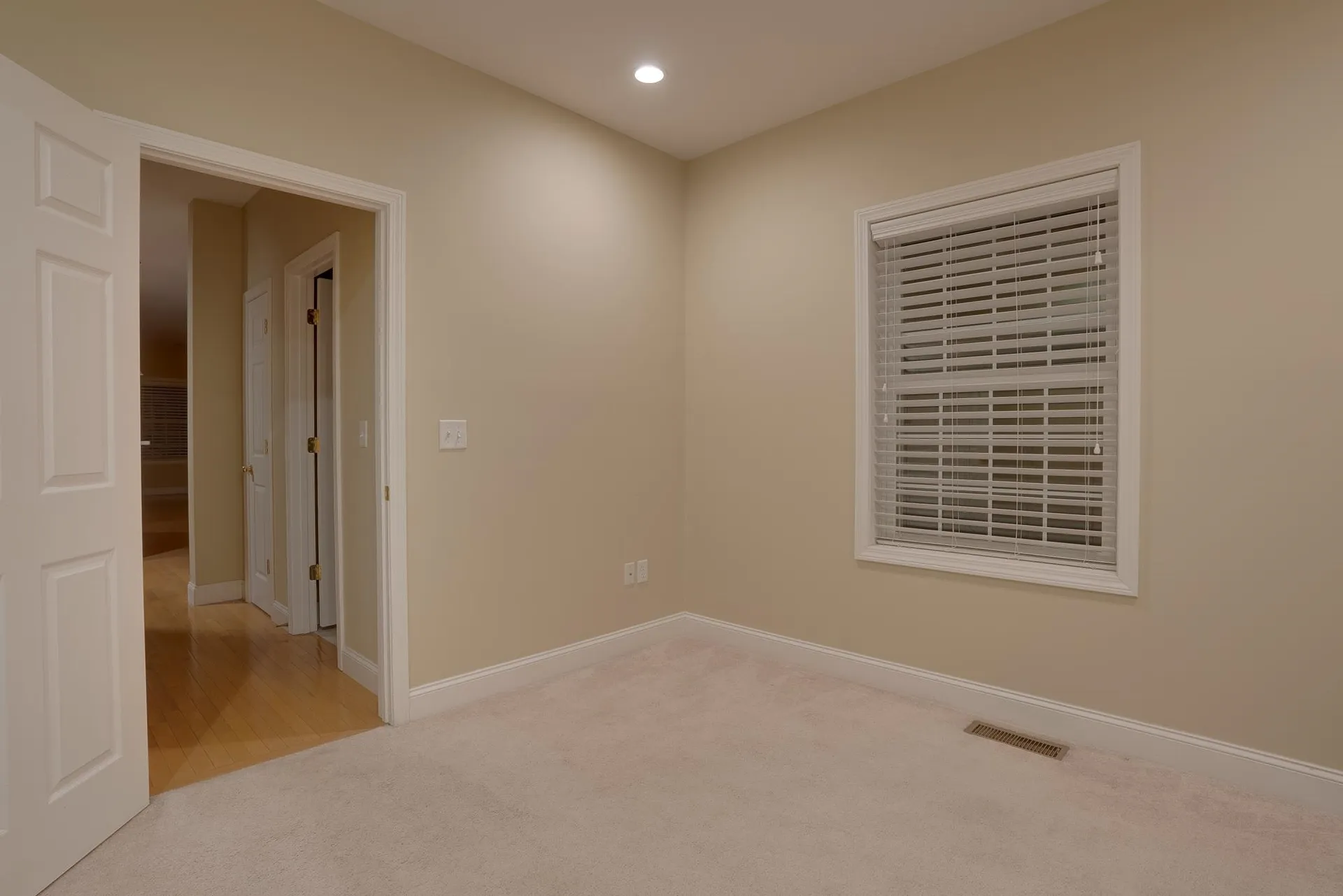 121 Cherrywood Drive Nashua NH 03062