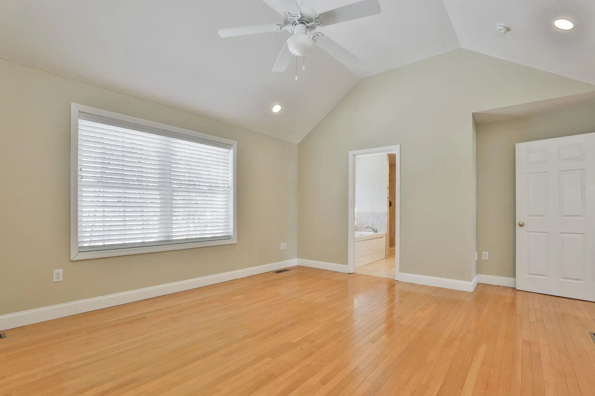 121 Cherrywood Drive Nashua NH 03062