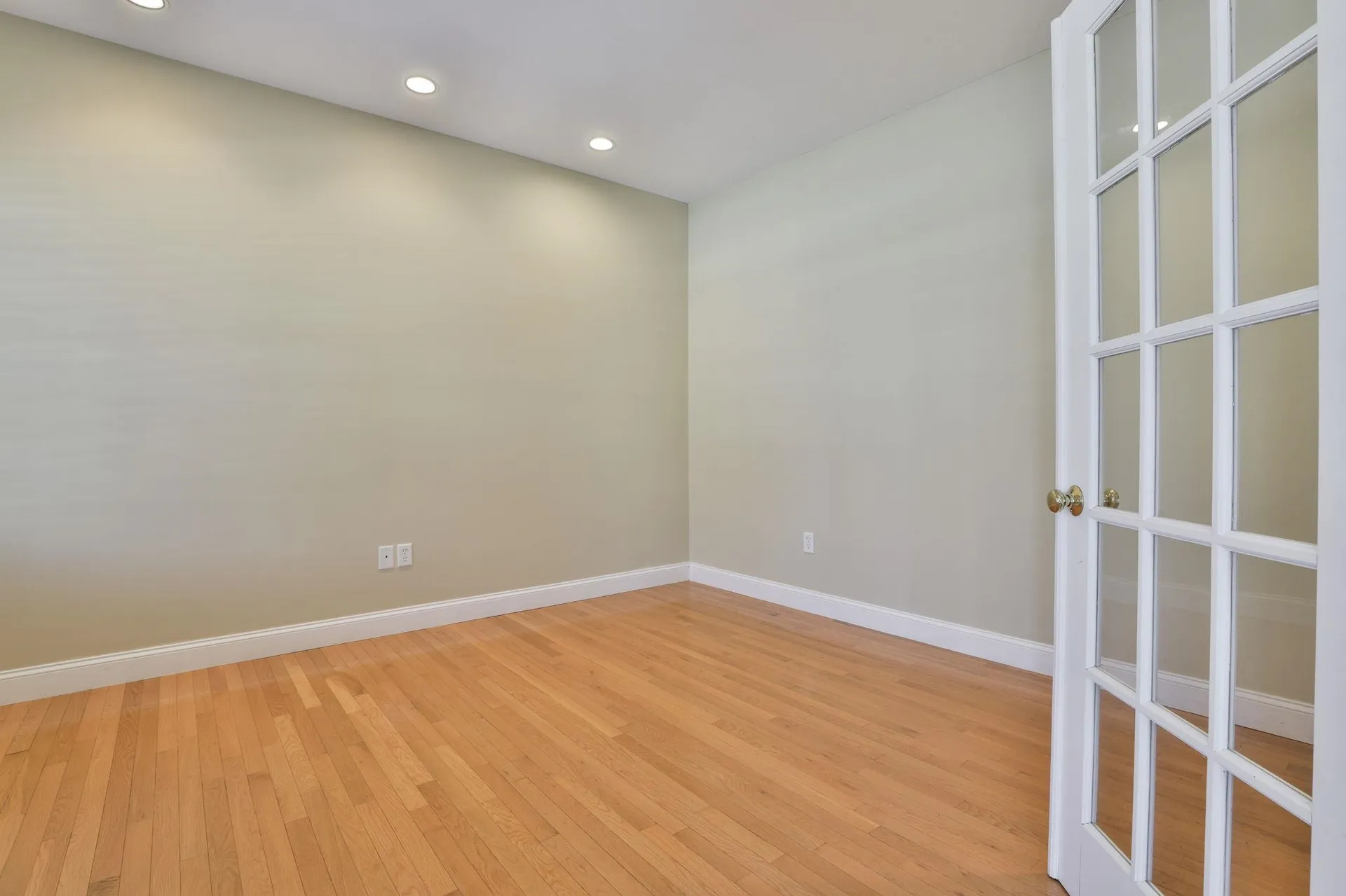 121 Cherrywood Drive Nashua NH 03062