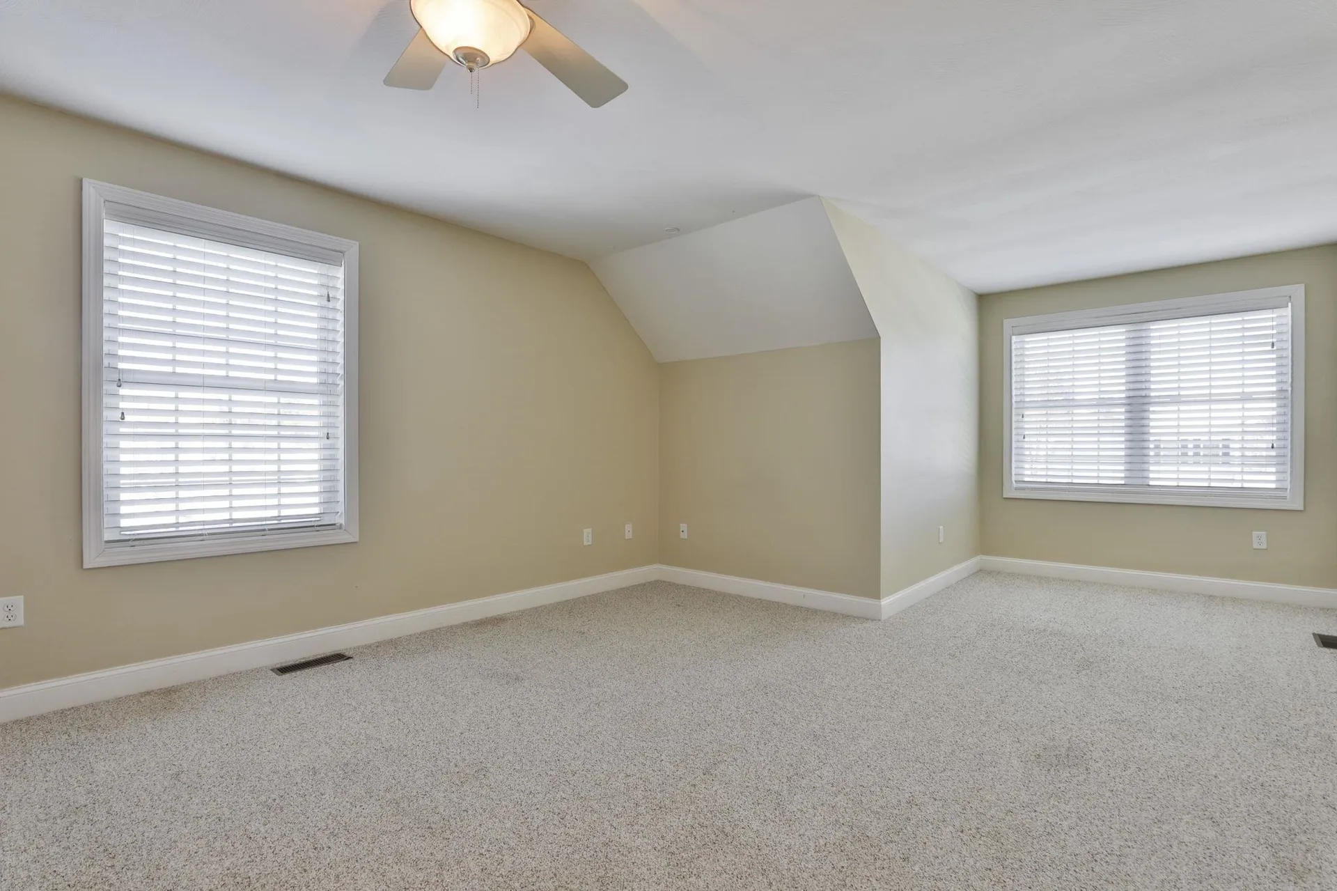 121 Cherrywood Drive Nashua NH 03062