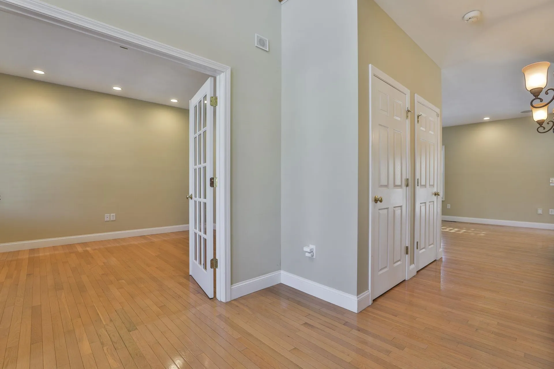 121 Cherrywood Drive Nashua NH 03062