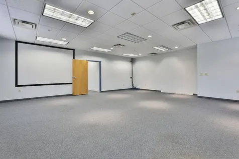 7 Wall Street Windham NH 03087-1663