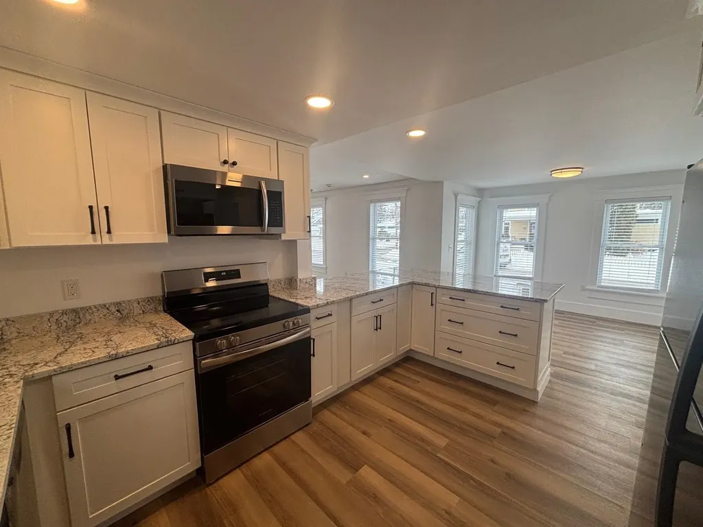 40 Mcgrath Street Laconia NH 03246