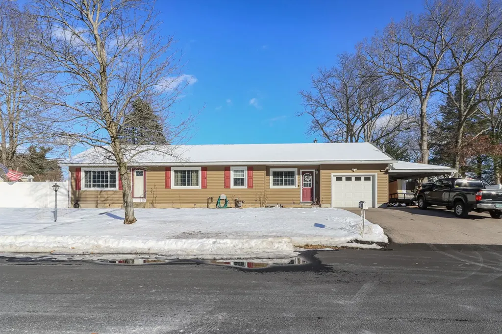 2 Denise Street Nashua NH 03063