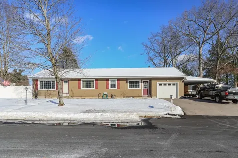 2 Denise Street Nashua NH 03063