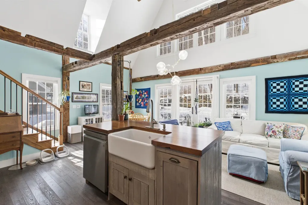 4946 South Road Woodstock VT 05071