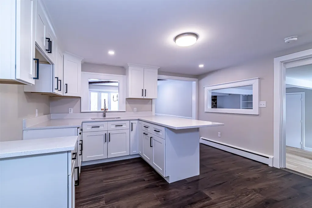 52 Whittier Street Newton NH 03858