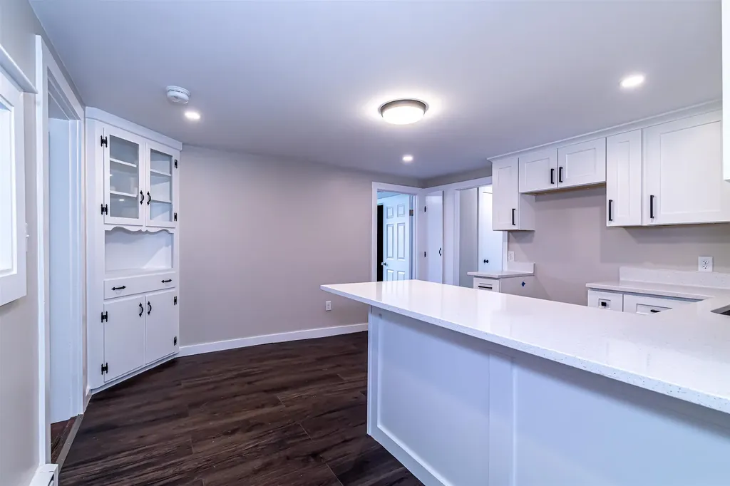 52 Whittier Street Newton NH 03858