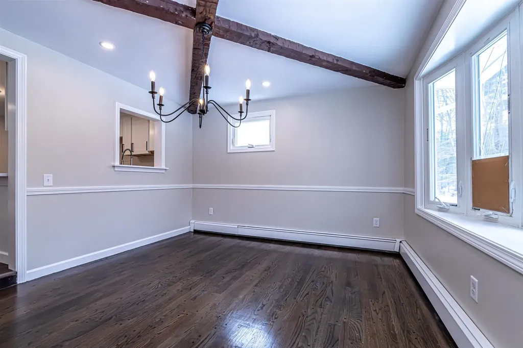 52 Whittier Street Newton NH 03858