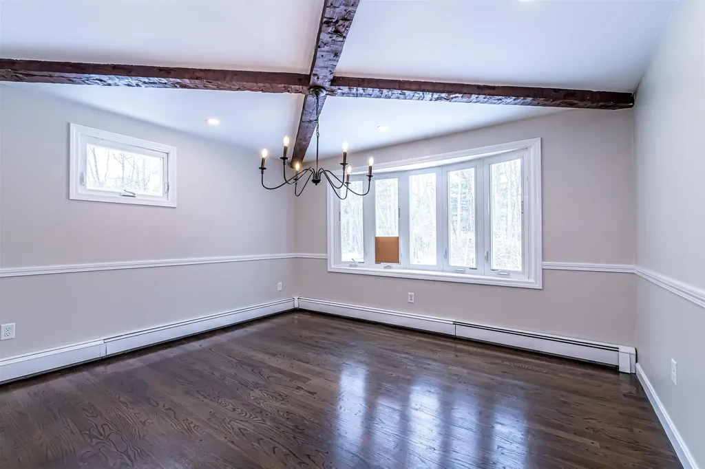 52 Whittier Street Newton NH 03858