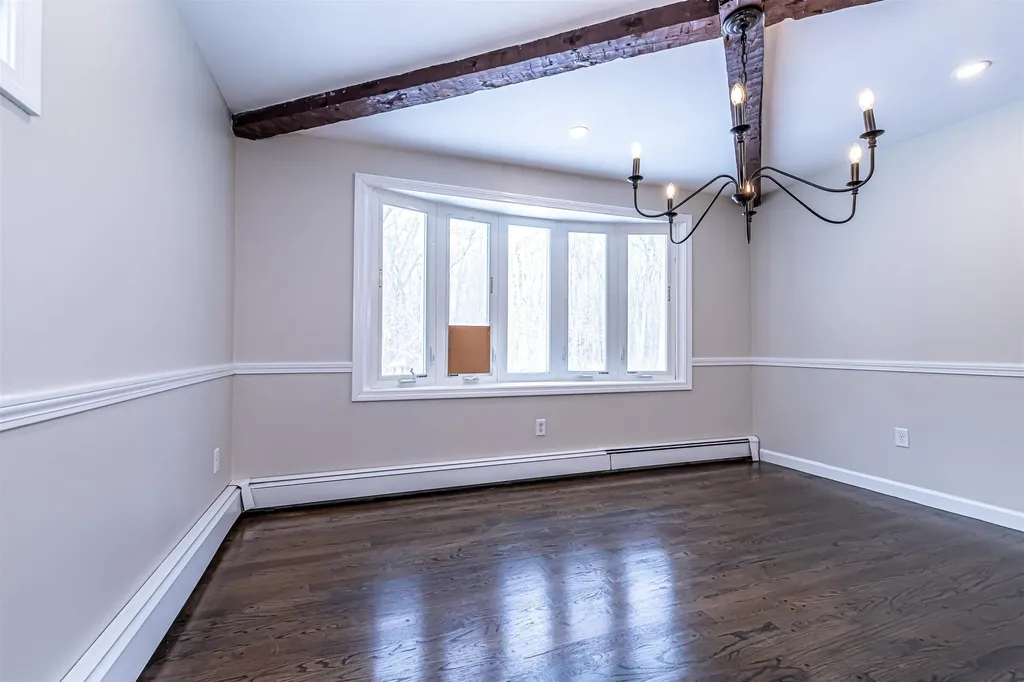 52 Whittier Street Newton NH 03858