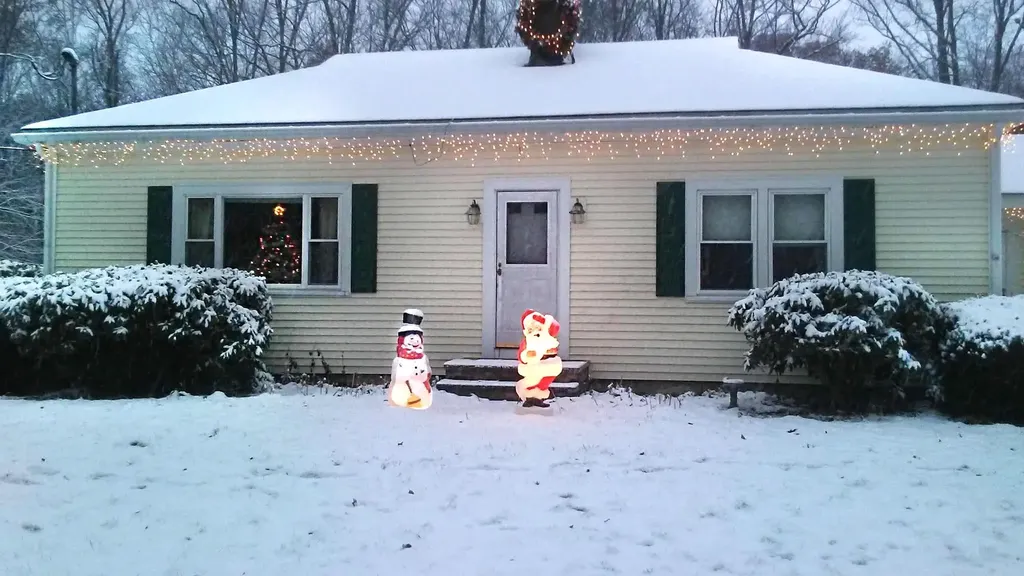 52 Whittier Street Newton NH 03858