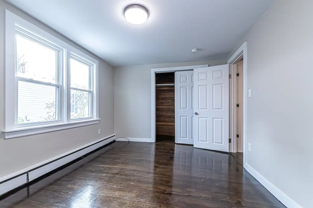 52 Whittier Street Newton NH 03858