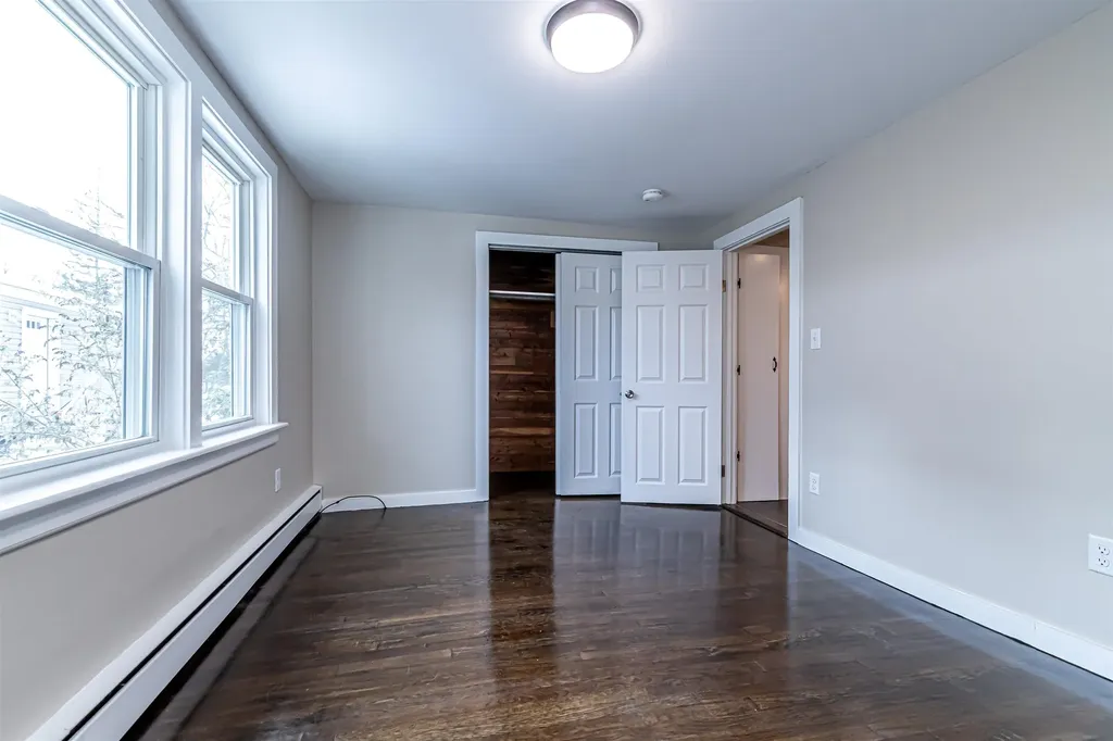 52 Whittier Street Newton NH 03858