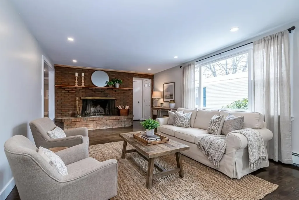 52 Whittier Street Newton NH 03858