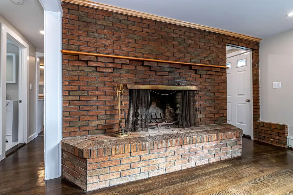 52 Whittier Street Newton NH 03858